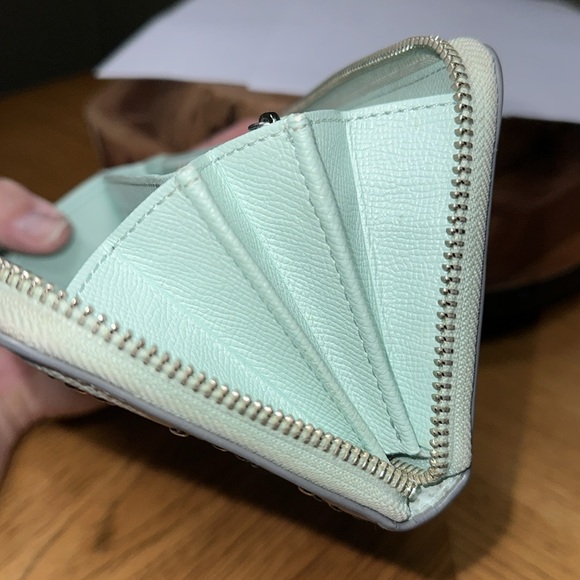 *RARE* COACH Border Stud Accordion Zip Wallet - Picture 15 of 16